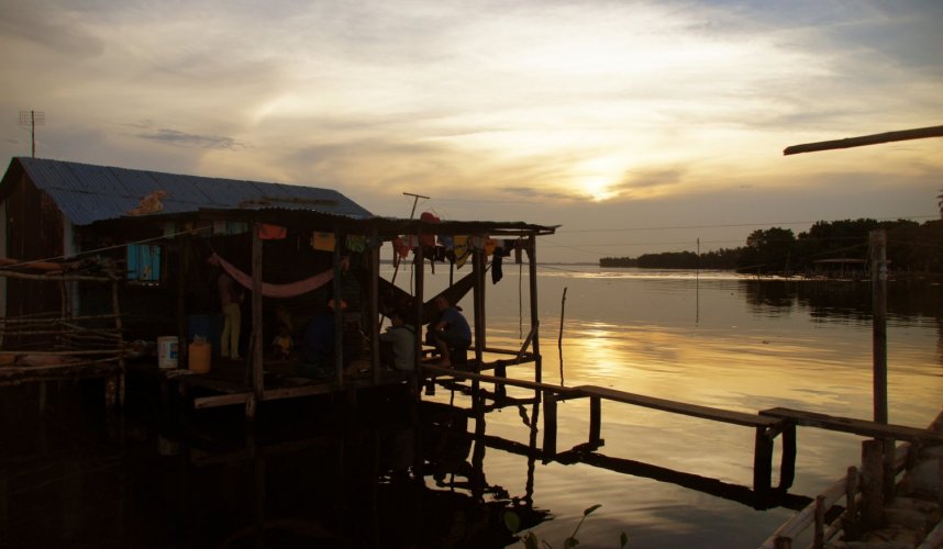 "Araguato Expeditions" Palafito tradicional sobre las aguas del Lago de Maracaibo, una experiencia única en la región del Catatumbol,  Lago de Maracaibo,  Venezuela